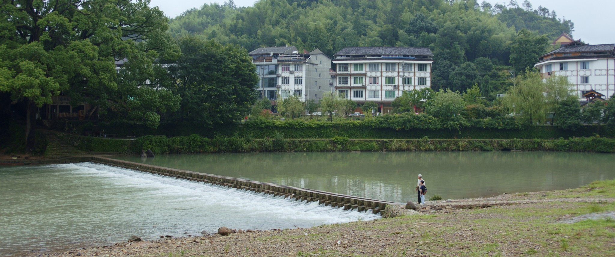 夏至廊桥剧照